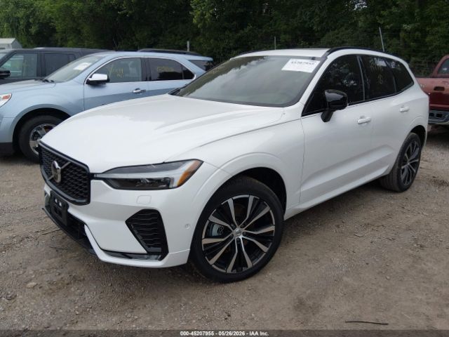 Volvo XC60 II B5 AWD, wersja Plus Dark Theme